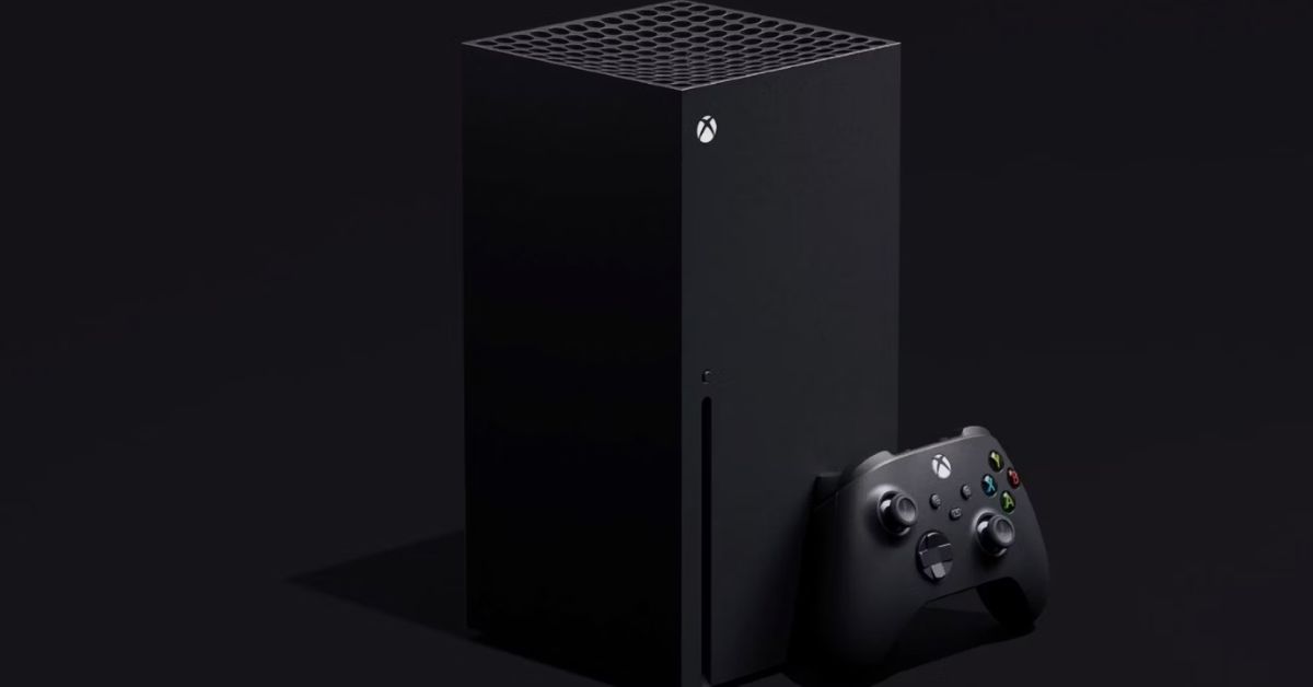 Spider Creates Web Inside Xbox Series X Console!