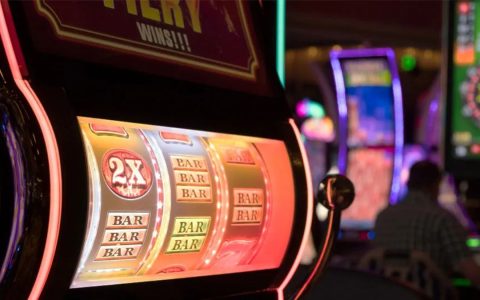 Pennsylvania: Man Left 5-Year-Old in Casino Garage for 36 Minutes While Playing Slots, Regulators Say