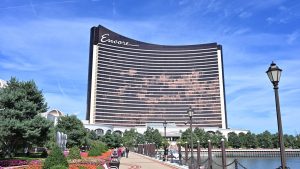 Massachusetts: Some Encore Boston Harbor Patrons Keep Gambling as Workers Stay on Strike