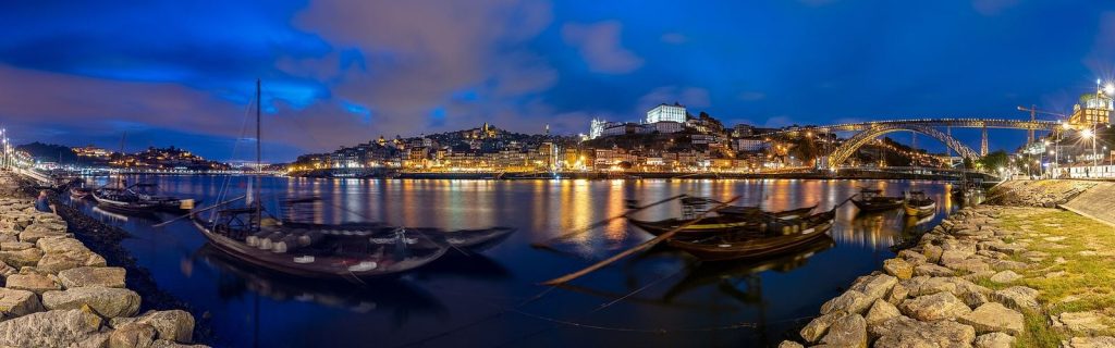 Panorama of the Douro river between Vila Nova de Gaia and Porto